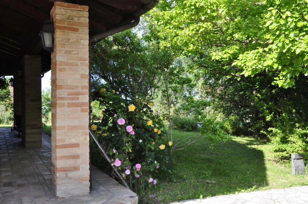 Luci Sui Monti Bed & Breakfast Sarnano Ngoại thất bức ảnh