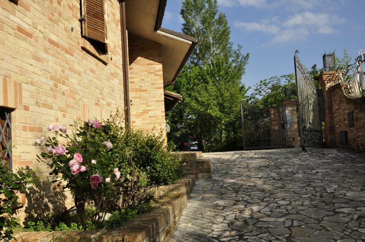 Luci Sui Monti Bed & Breakfast Sarnano Ngoại thất bức ảnh